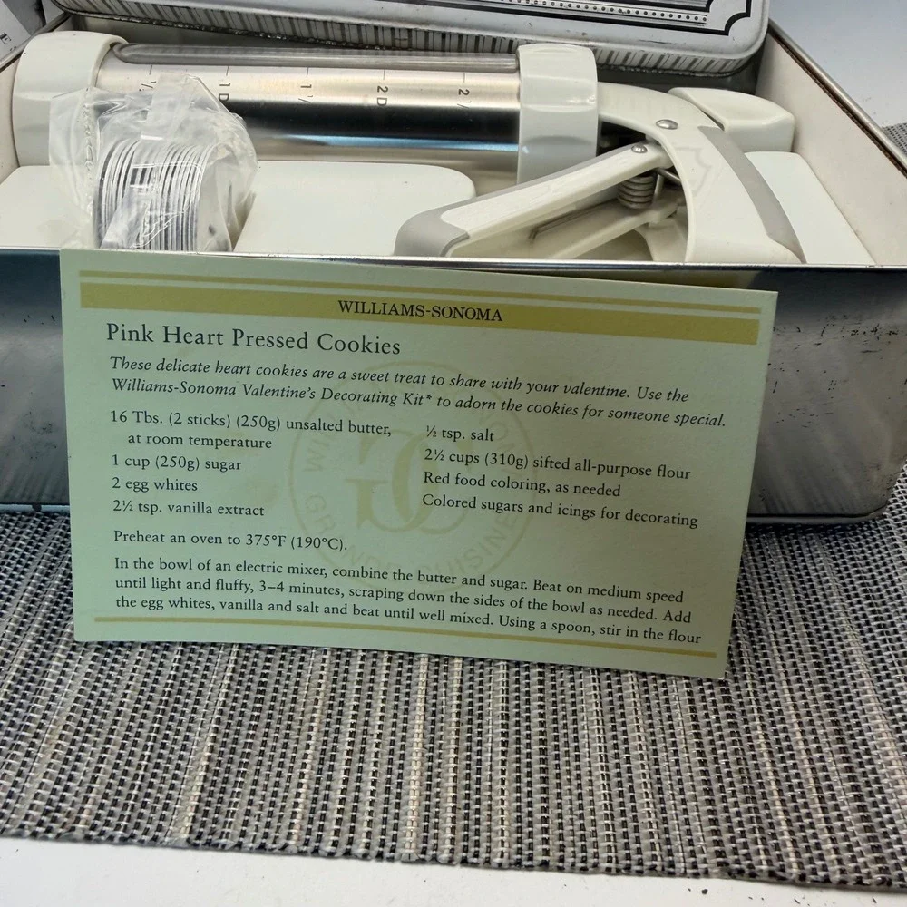 Williams-Sonoma Cookie Press Kuhn Rikon Stainless Steel 18 Disks Recipes Tin